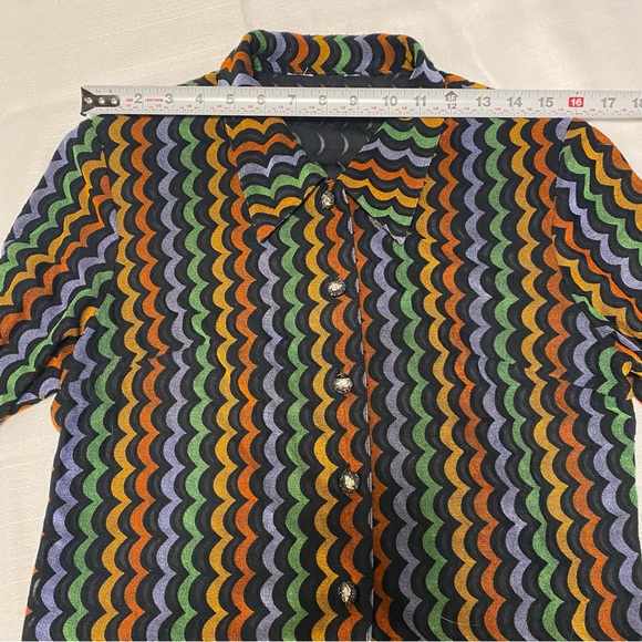 Vintage Style Womens Wave Patterned Button Up Novelty Buttons - Picture 5 of 8